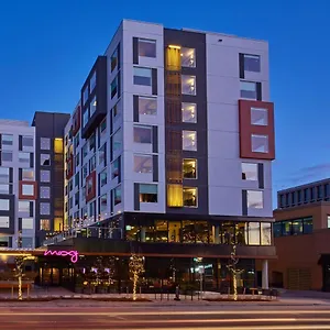 Moxy Cherry Creek Otel