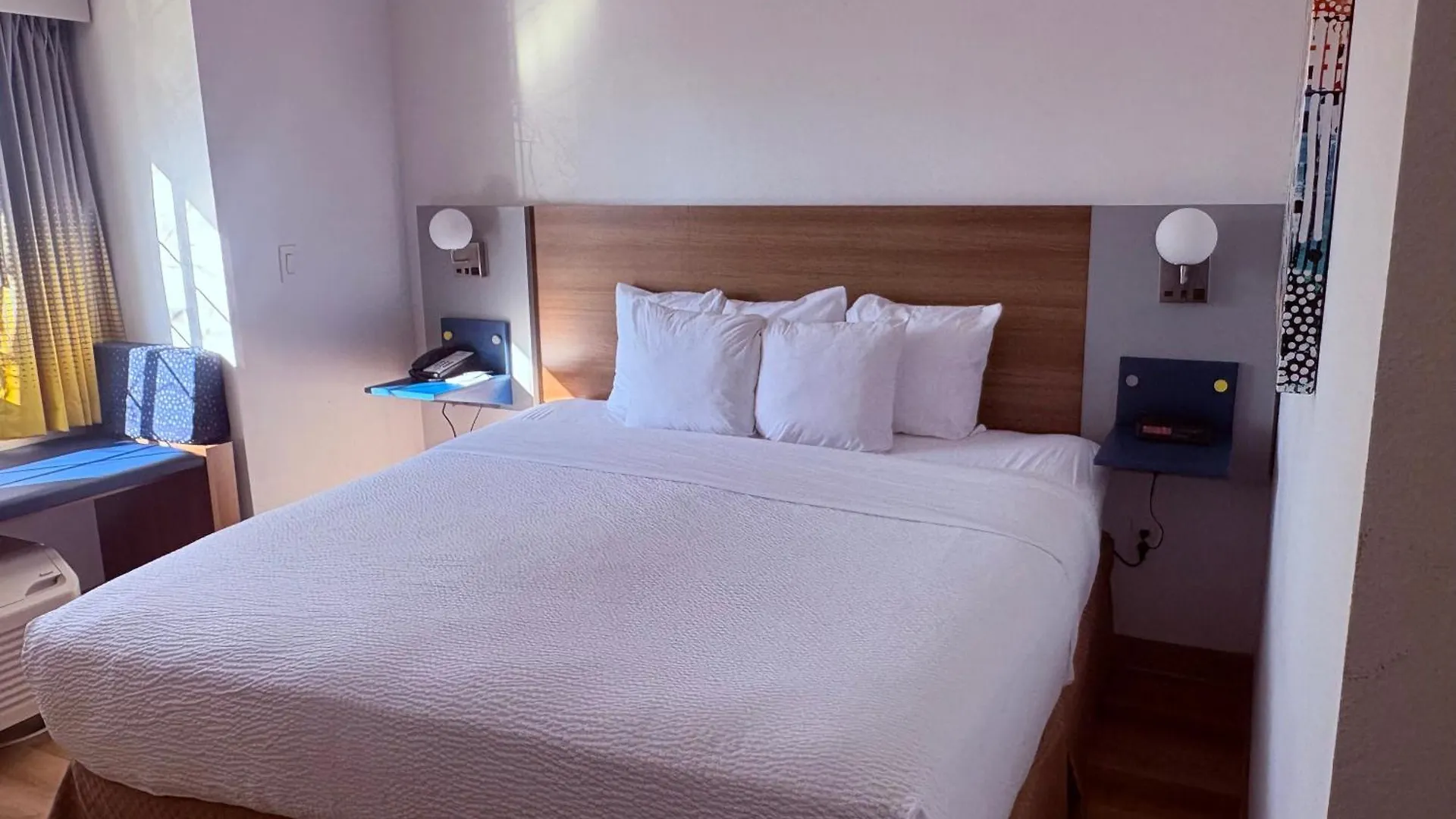 Microtel Inn & Suites By Wyndham Denver Airport 2*,